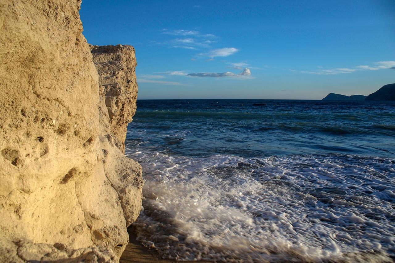 La Palmera. El Amanecer En El Parque Natural Agua Amarga  Ngoại thất bức ảnh