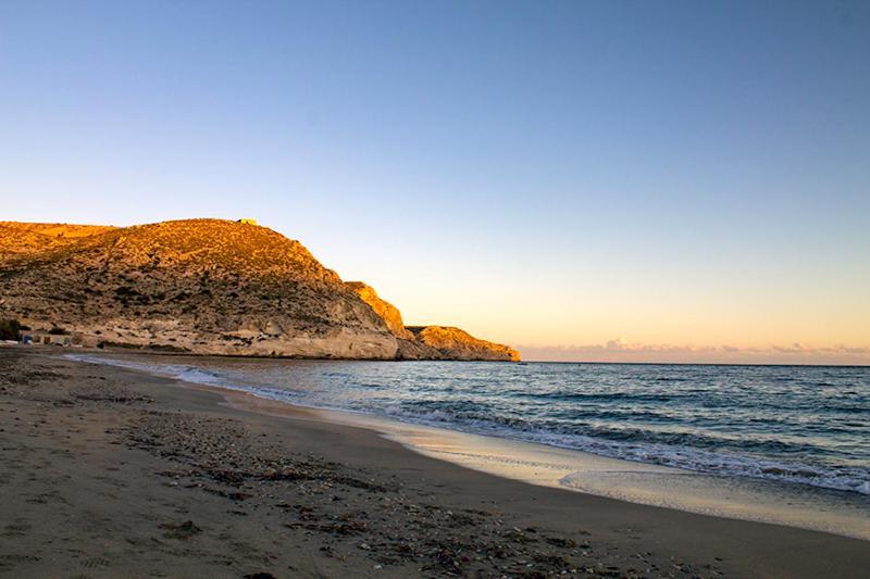 La Palmera. El Amanecer En El Parque Natural Agua Amarga  Ngoại thất bức ảnh